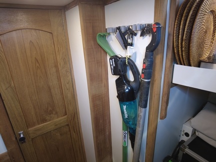 Midship Bunks/Storage